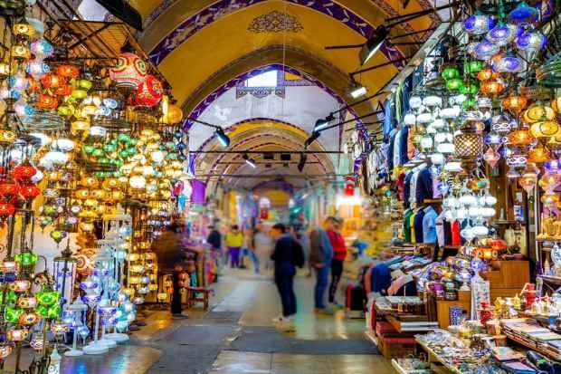 Grand Bazaar Turki surga belanja khas Turki dengan ribuan toko unik