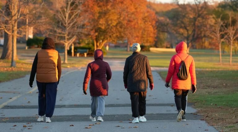 Manfaat Berjalan Kaki 30 Menit Setiap Hari