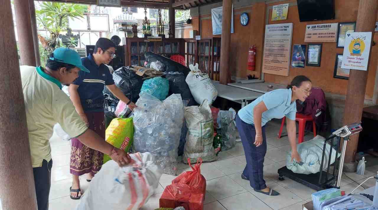 Program Bank Sampah Warga Dorong Pengelolaan Lingkungan