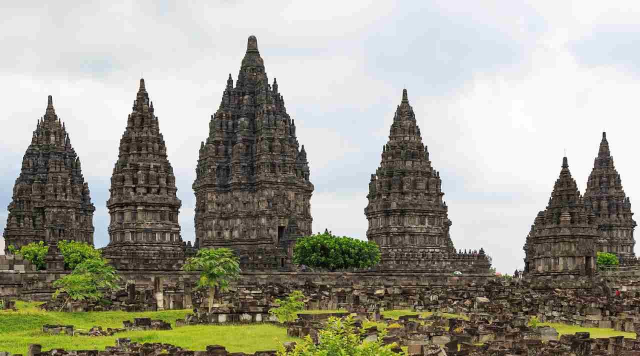 Sejarah Asli Candi Prambanan dan Jejak Kejayaannya