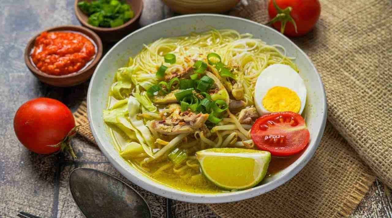 Soto Lamongan, Perpaduan Rempah dan Koya yang Bikin Ketagihan